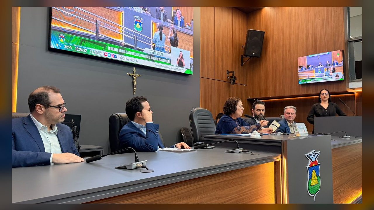 Câmara de Cuiabá homenageia auditores fiscais e inspetores de tributos do município