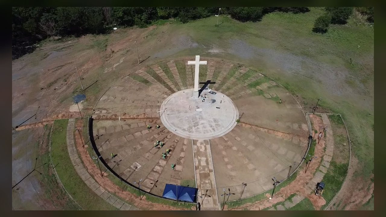 Prefeitura prepara espaço da Cruz do Papa para celebração dos 35 anos da visita de João Paulo II