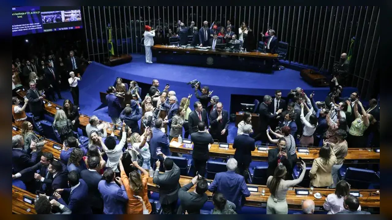 Senado aprova fim da escala 6x1 e redução da jornada de trabalho