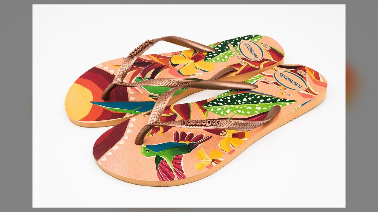 Havaianas apresenta releitura inspirada no calçado tabi na Semana de Moda de Paris