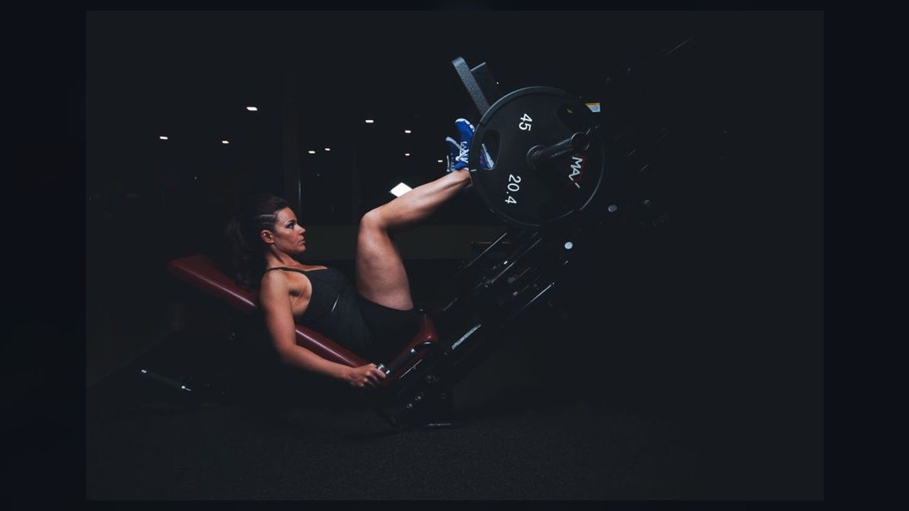 Aos 14 anos, atleta da Seleção de Levantamento de Peso levanta 320 kg em exercício de leg press