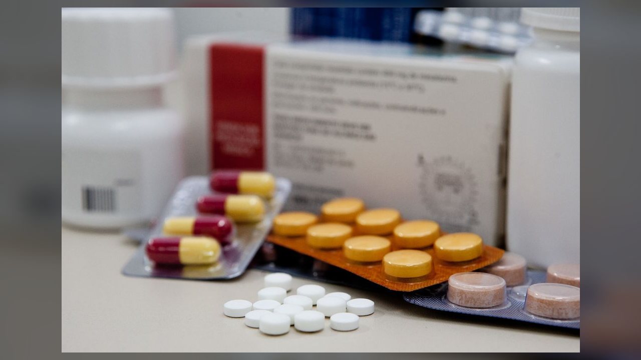 Câmara analisa projeto que cria programa de combate ao desperdício de remédios e exames no SUS