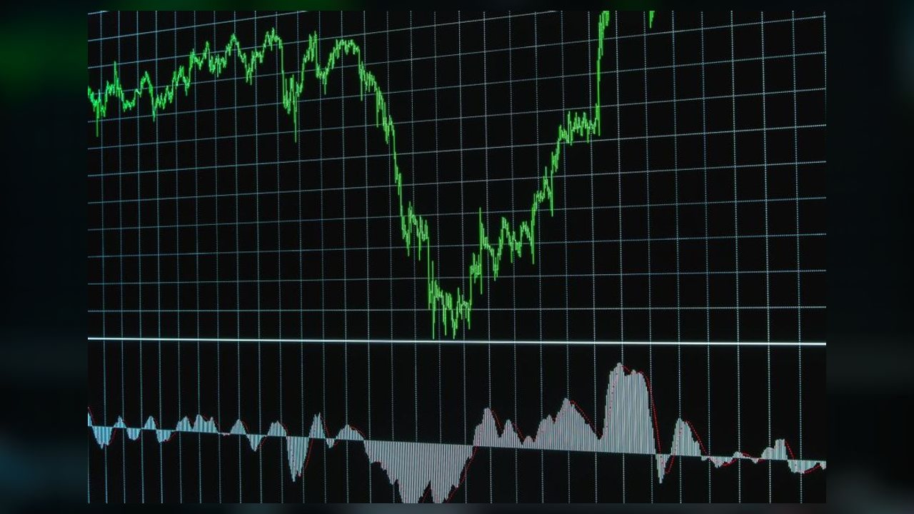 Ibovespa fecha em queda pela 11ª sessão seguida e amplia perdas em agosto