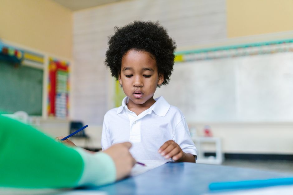 Parceria entre escola e família é chave para a educação infantil, dizem especialistas