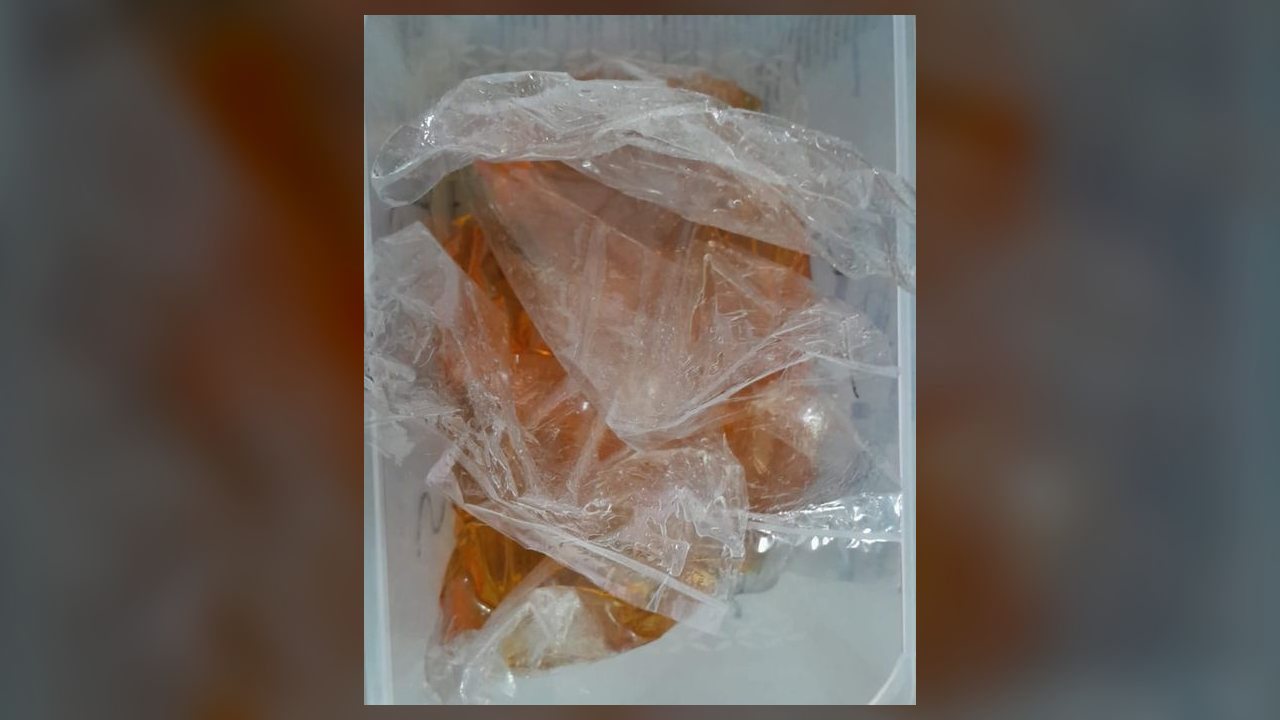 Advogados são flagrados levando cinco pacotes aparentando  whishy para dentro da Penitenciária Central